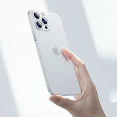 Handyhülle Hülle Ultra Dünn Schutzhülle Hartschalen Tasche Durchsichtig Transparent Matt U06 für Apple iPhone 15 Pro Max Weiß