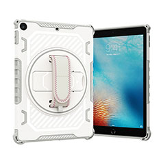 Silikon Hülle Handyhülle und Kunststoff Schutzhülle Hartschalen Tasche mit Ständer L07 für Apple New iPad 9.7 (2017) Grau