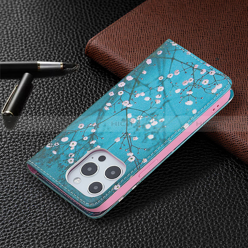 Handytasche Stand Schutzhülle Flip Leder Hülle Blumen für Apple iPhone 14 Pro Hellblau