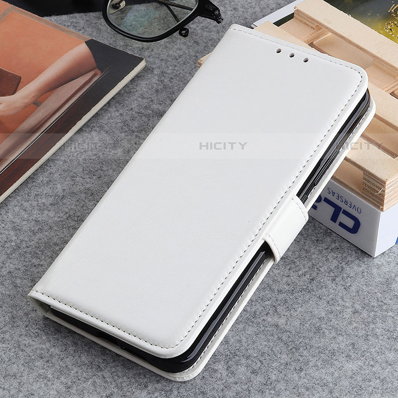 Handytasche Stand Schutzhülle Flip Leder Hülle M05L für Motorola Moto Edge Plus (2022) 5G Weiß