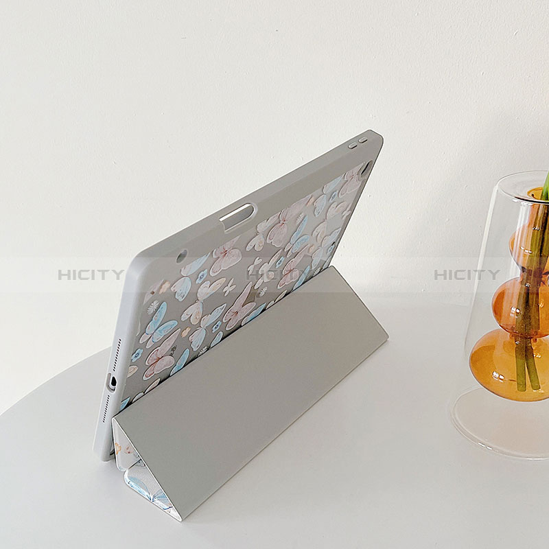 Handytasche Stand Schutzhülle Flip Leder Hülle Modisch Muster XH2 für Apple iPad 10.2 (2019) Weiß