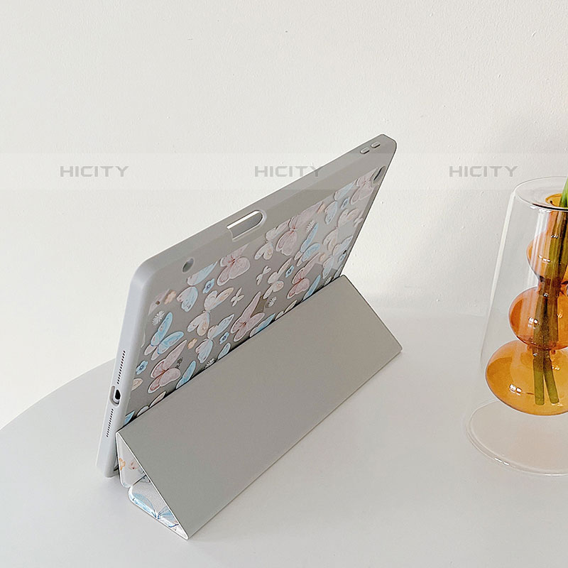 Handytasche Stand Schutzhülle Flip Leder Hülle Modisch Muster XH2 für Apple iPad 10.2 (2020) Weiß