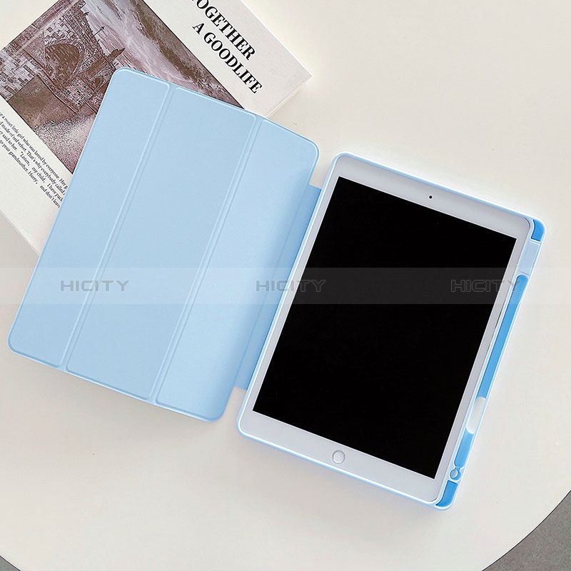 Handytasche Stand Schutzhülle Flip Leder Hülle Modisch Muster XH3 für Apple iPad 10.2 (2019) Hellblau